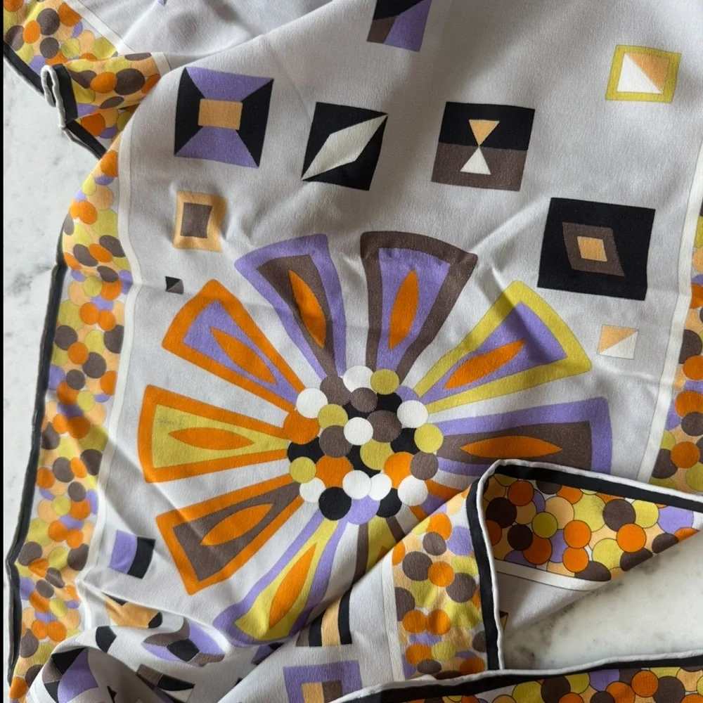 Emilio Pucci Scarf - Picture 6 of 6
